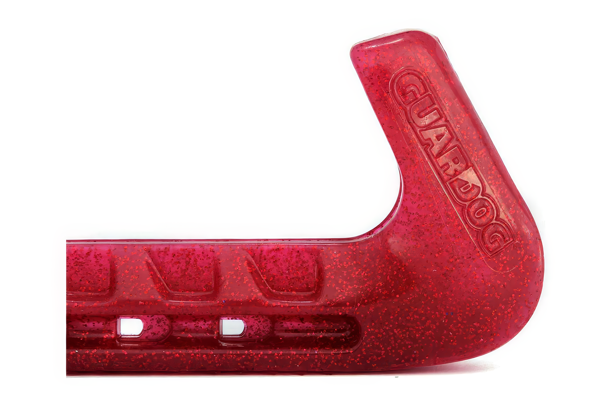 Protège-lames EHS StayBent GuardDog Glitz, rouge, gros plan de la pointe avec le logo GuardDog moulé