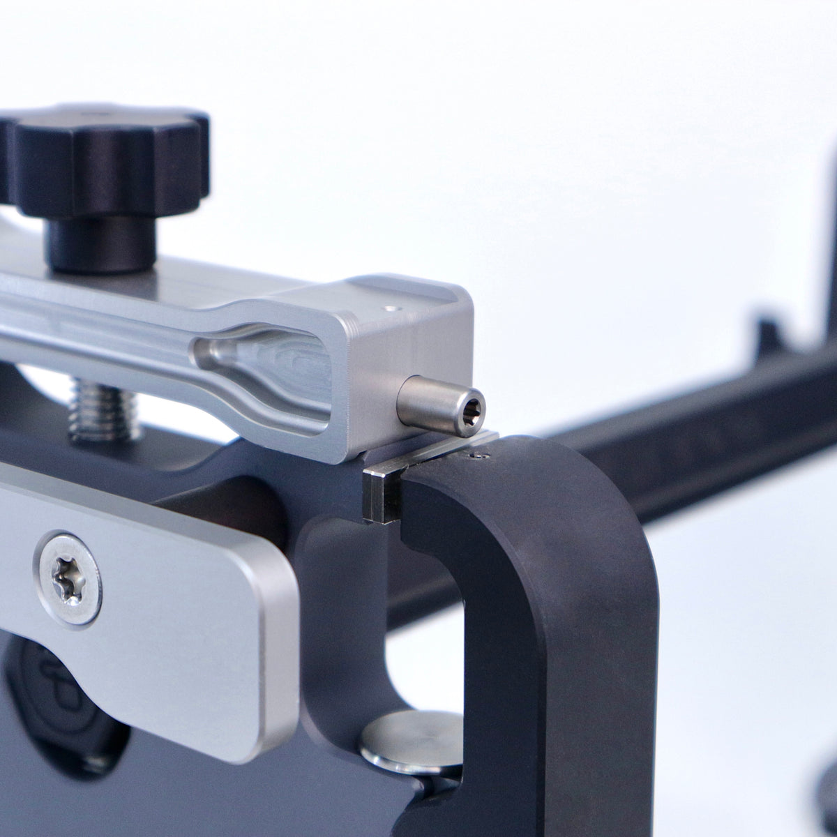 StayBent PRO sharpening jig, macro of the top locator pin over the blade rest