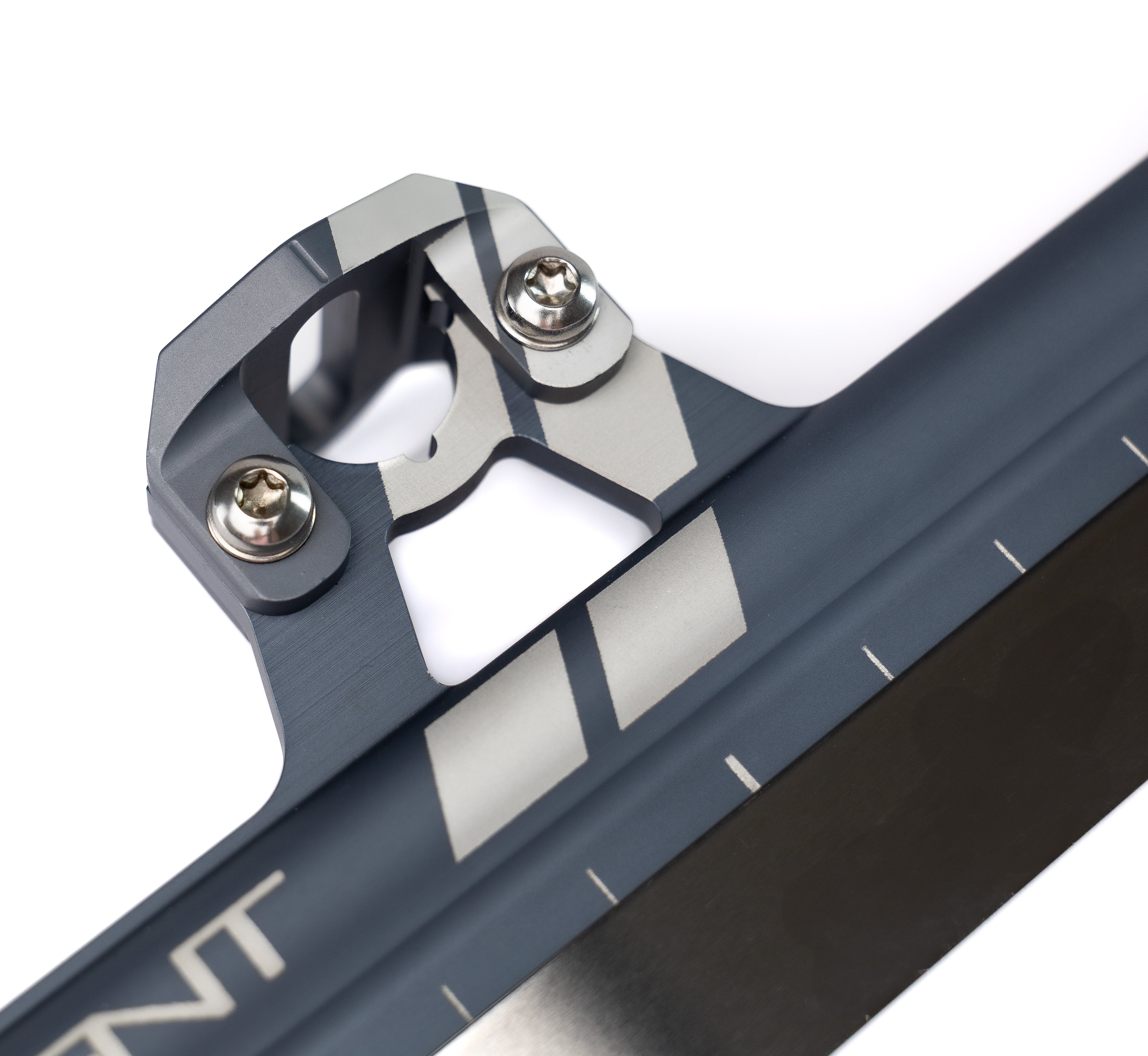 XC Flex Weapon short track blade, macro of a cup, chevrons and TX screws