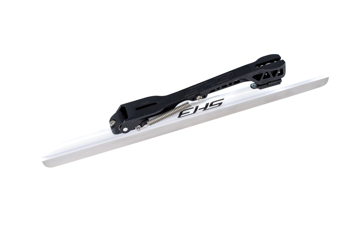 Alba long track clap blade, three-quarter view toward the heel of the runner