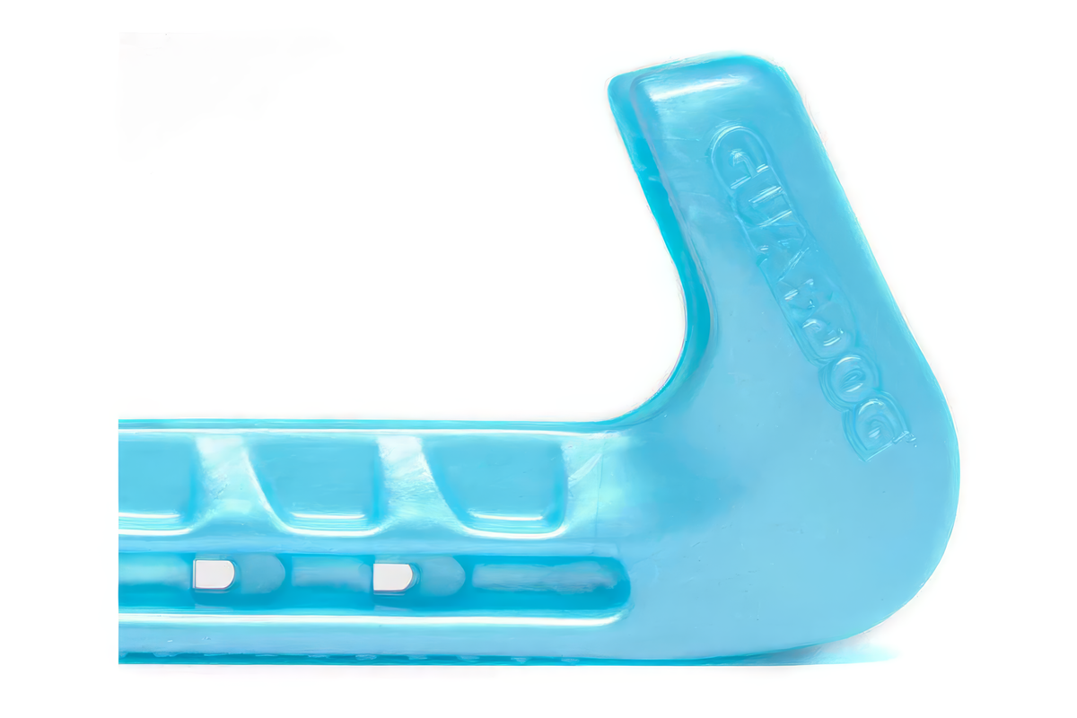 ที่ครอบใบมีด EHS StayBent GuardDog Cotton CandyZ สีฟ้าอ่อน ภาพใกล้ปลายที่มีโลโก้ GuardDog